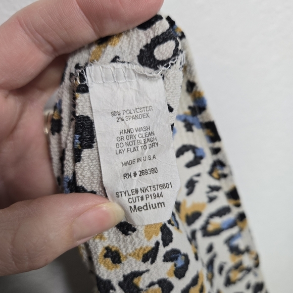 Newbury Kustom Medium Animal Print Gauzy Shawl Cardigan Top - Picture 6 of 6